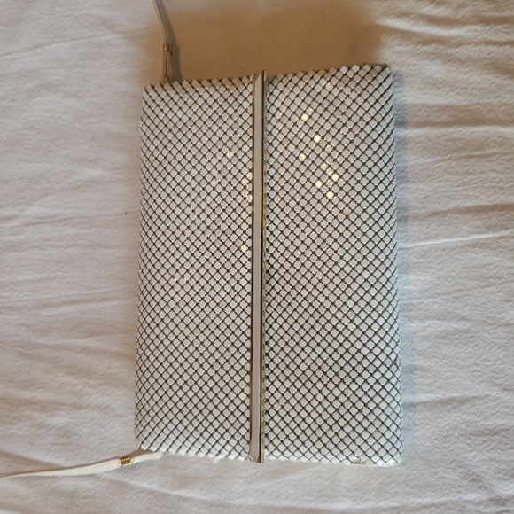 Whiting & Davis Collection Elegant White Clutch and Shoulder Bag - Picture 5 of 10